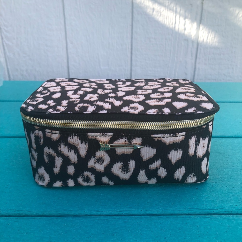 Stella & Dot Wild at Heart Jewelry Pouch - Animal Print